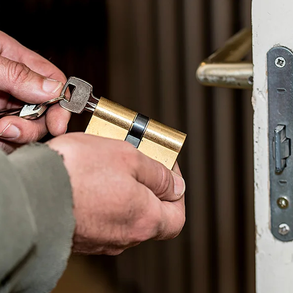 Lock Rekeying Home in Alabama